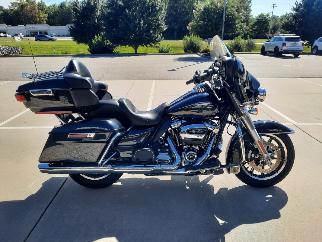 2018 Harley-Davidson Electra Glide Ultra Classic Black Tempest - Photo 5