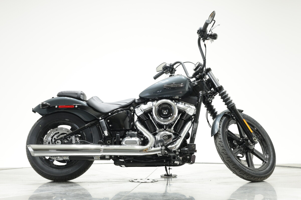 2025 Harley-Davidson FXBB Softail Street Bob in Iron Horse Metallic