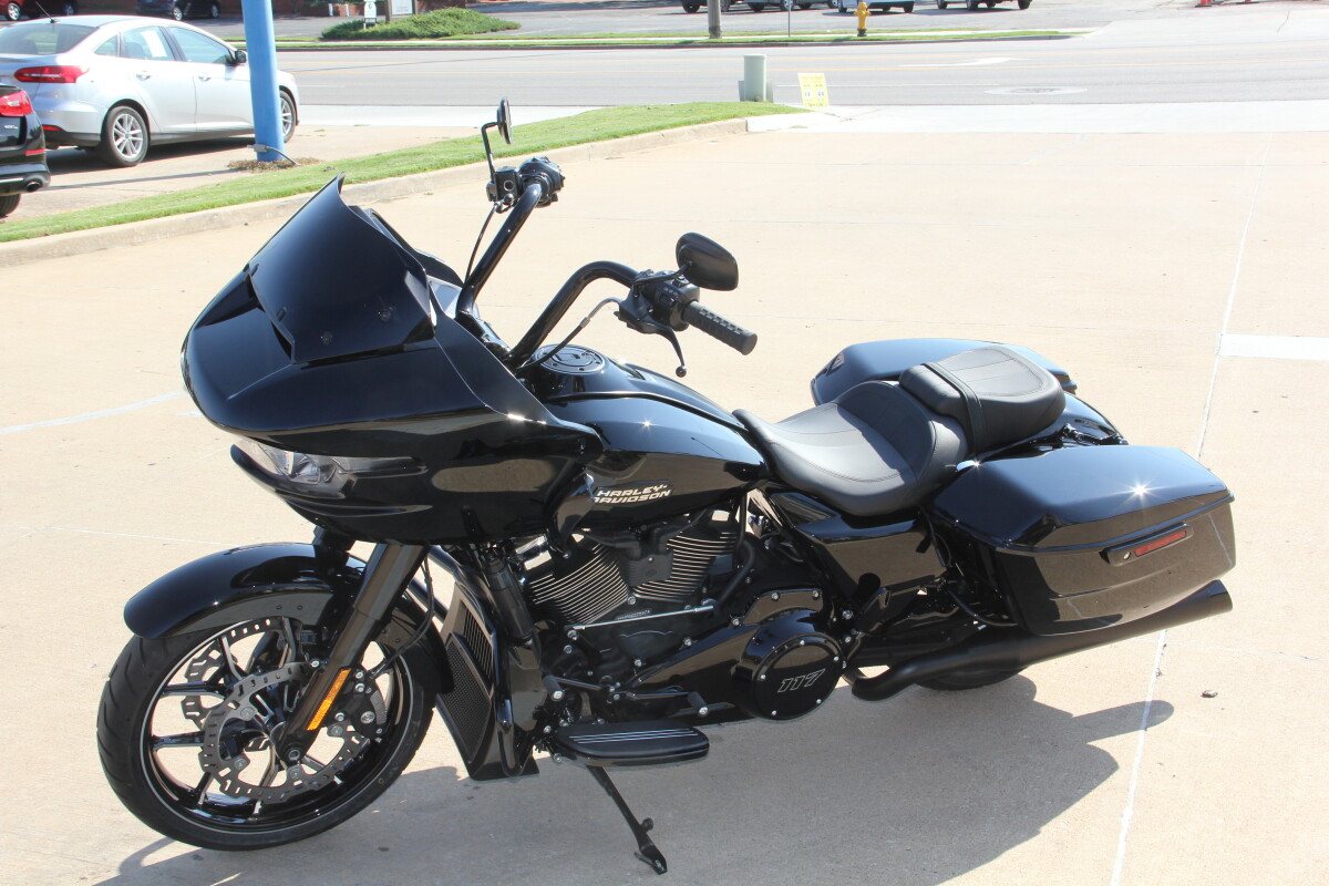 2025 Harley-Davidson Road Glide Vivid Black - Black Finish - Photo 6