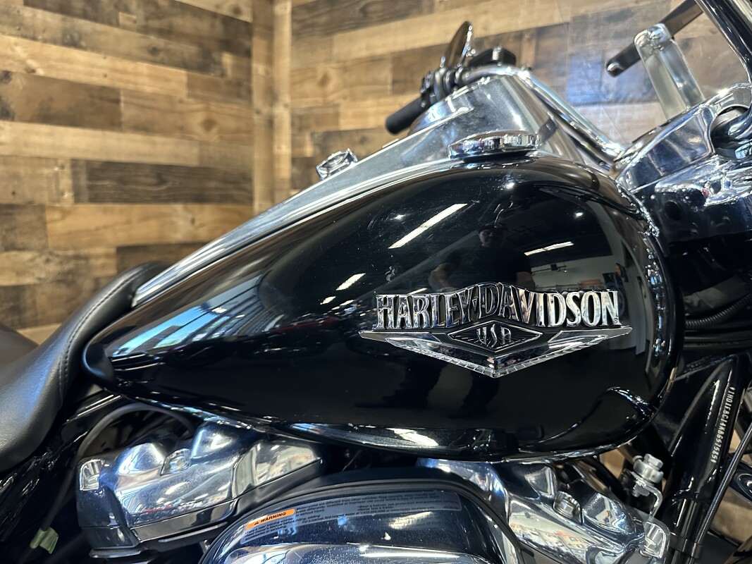 2019 Harley-Davidson Road King Vivid Black FLHR - Photo 8