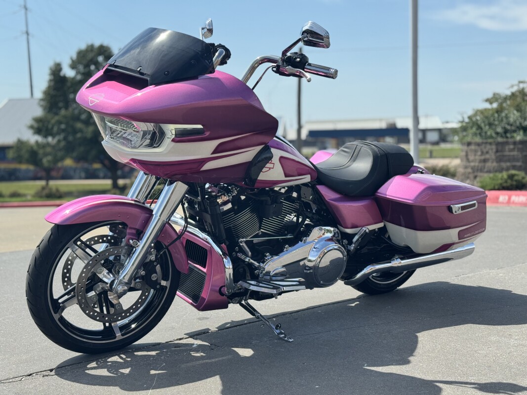 2025 Harley-Davidson Road Glide FLTRX Sassy Pink Wiseguys 1of1 - Photo 5