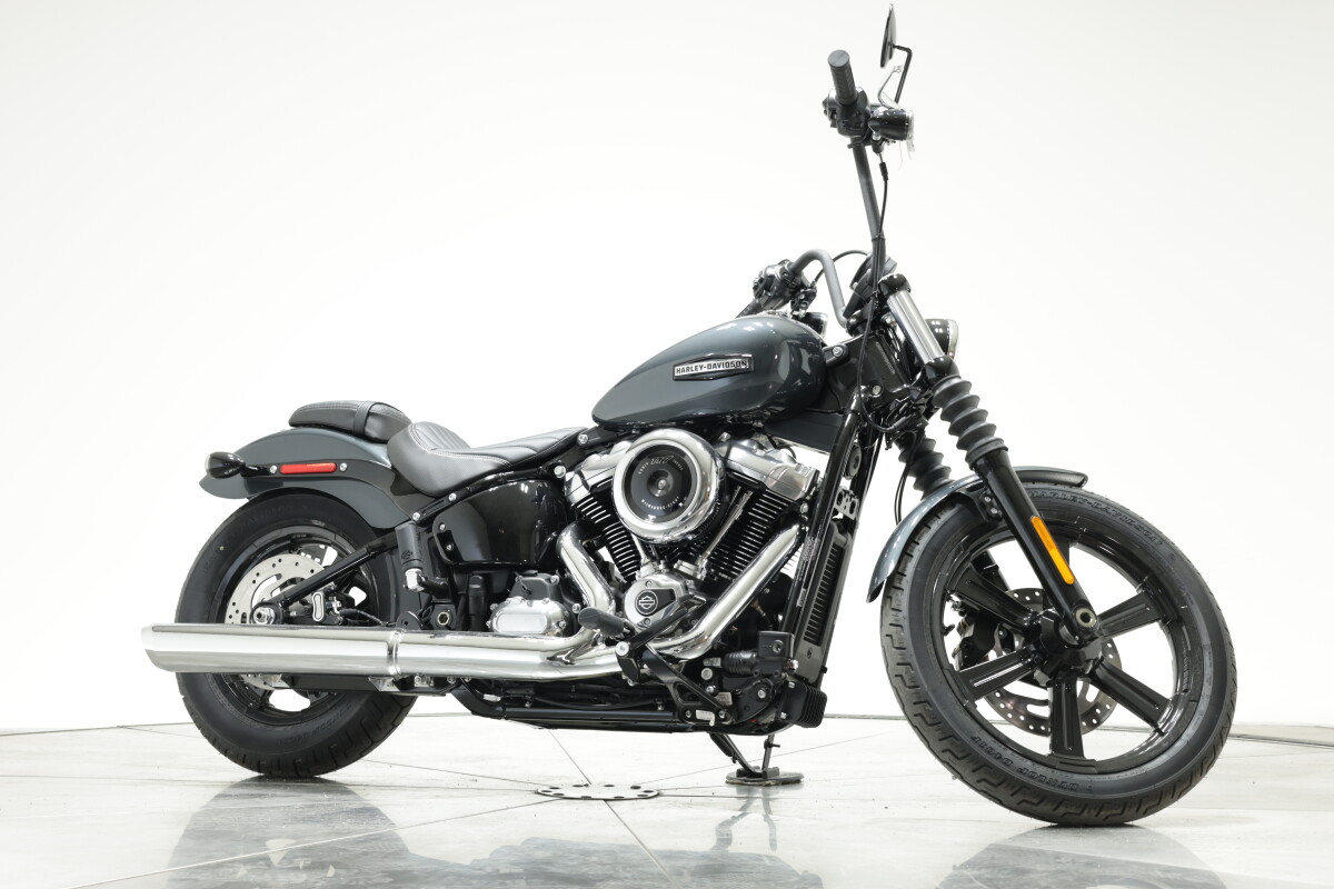 2025 Harley-Davidson FXBB Softail Street Bob in Iron Horse Metallic - Photo 2