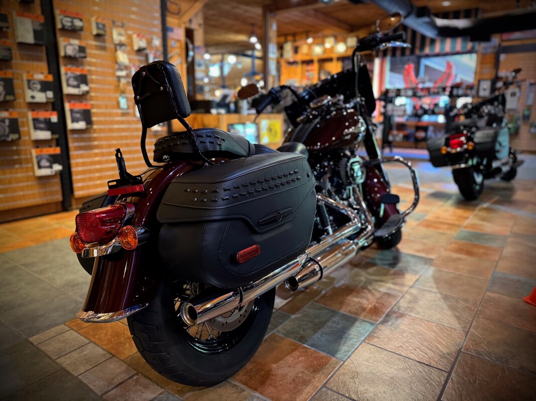 2018 Harley-Davidson Heritage Classic 114 Twisted Cherry - Photo 3