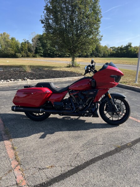 2025 Harley-Davidson® CVO™ Road Glide® ST Rally Red
