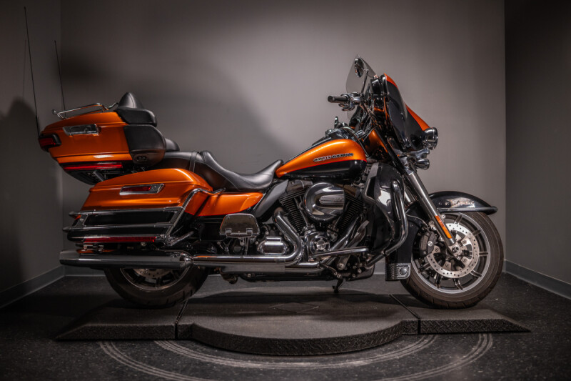 2014 Electra Glide® Ultra Limited (FLHTK)