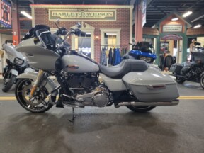 2025 Harley-Davidson® Road Glide® Billiard Gray thumb 2