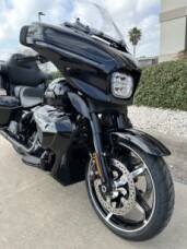 2025 Harley-Davidson® Street Glide® Ultra Vivid Black - Black Finish thumb 1