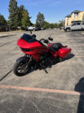 2025 Harley-Davidson® CVO™ Road Glide® ST Rally Red thumb 1