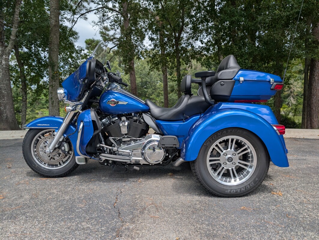 FLHTCUTG 2024 Tri Glide Ultra - Photo 9