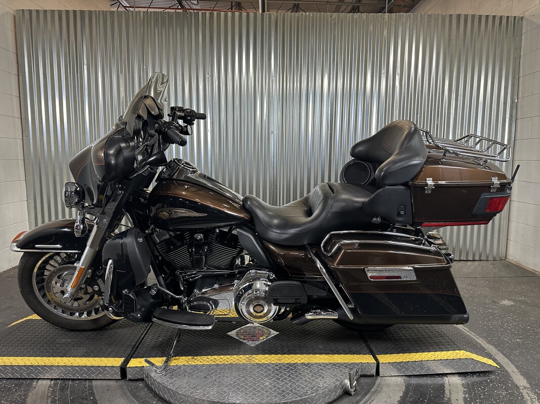 2013 Harley-Davidson Electra Glide Ultra Limited 105th Anniversary Copper Pearl & Vivid Black - Photo 5