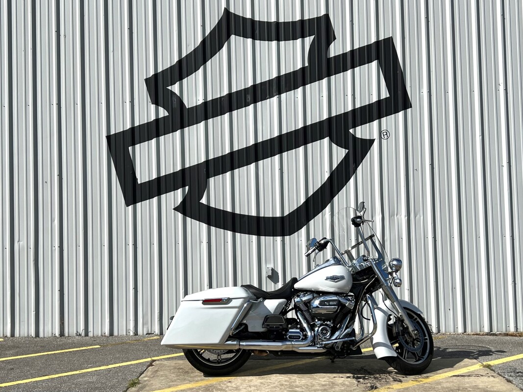 2020 Harley-Davidson Road King Stone Washed White Pearl