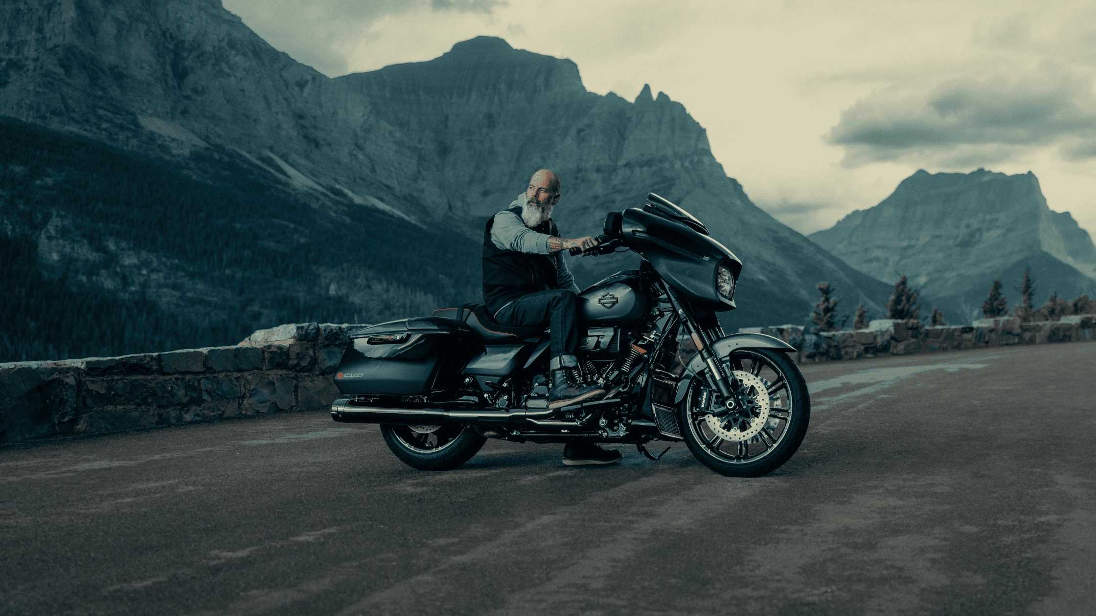 2025 Harley-Davidson® CVO™ Street Glide® near Atlanta GA, showcasing premium touring comfort and bold custom design.