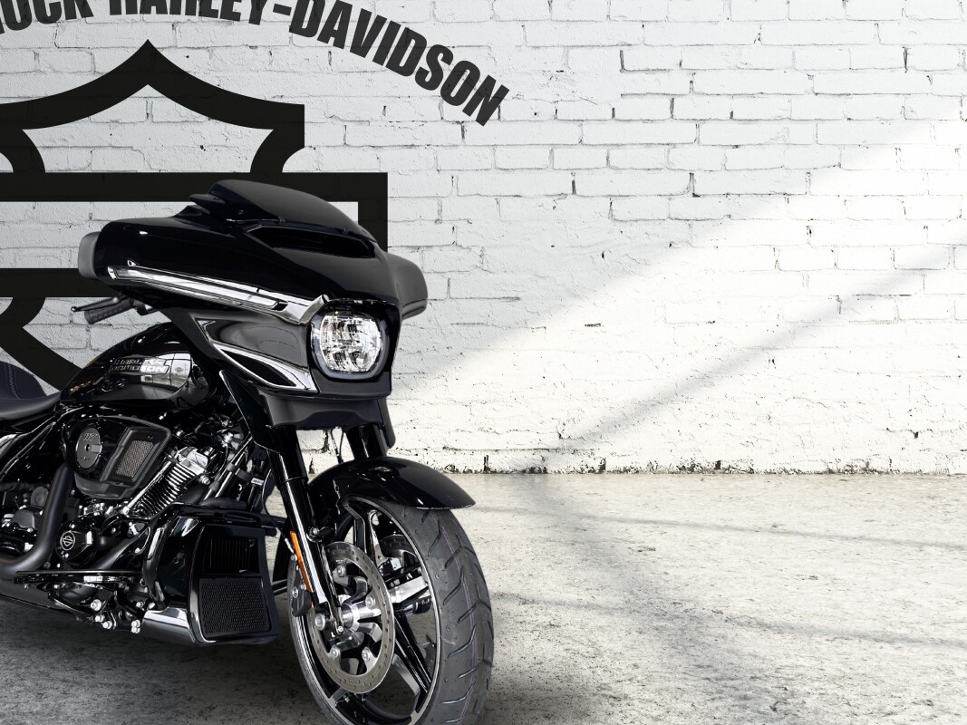 2025 Harley-Davidson Street Glide Vivid Black - Photo 3