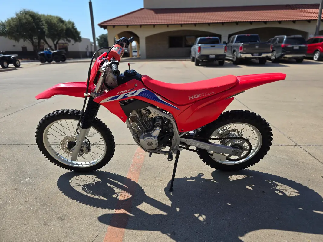 2024 Honda CRF250F - Photo 5