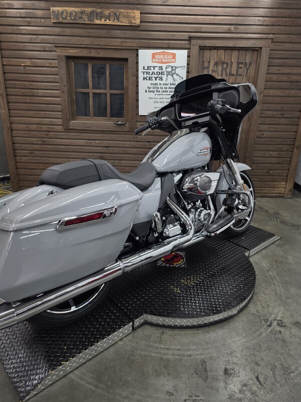 2025 Harley-Davidson Street Glide BILLIARD GRAY - Photo 2