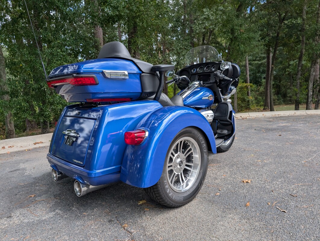 FLHTCUTG 2024 Tri Glide Ultra - Photo 3