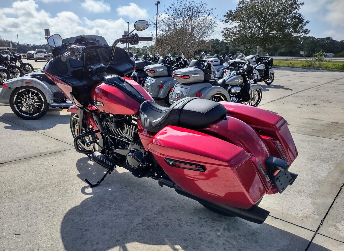 Road Glide - Photo 7