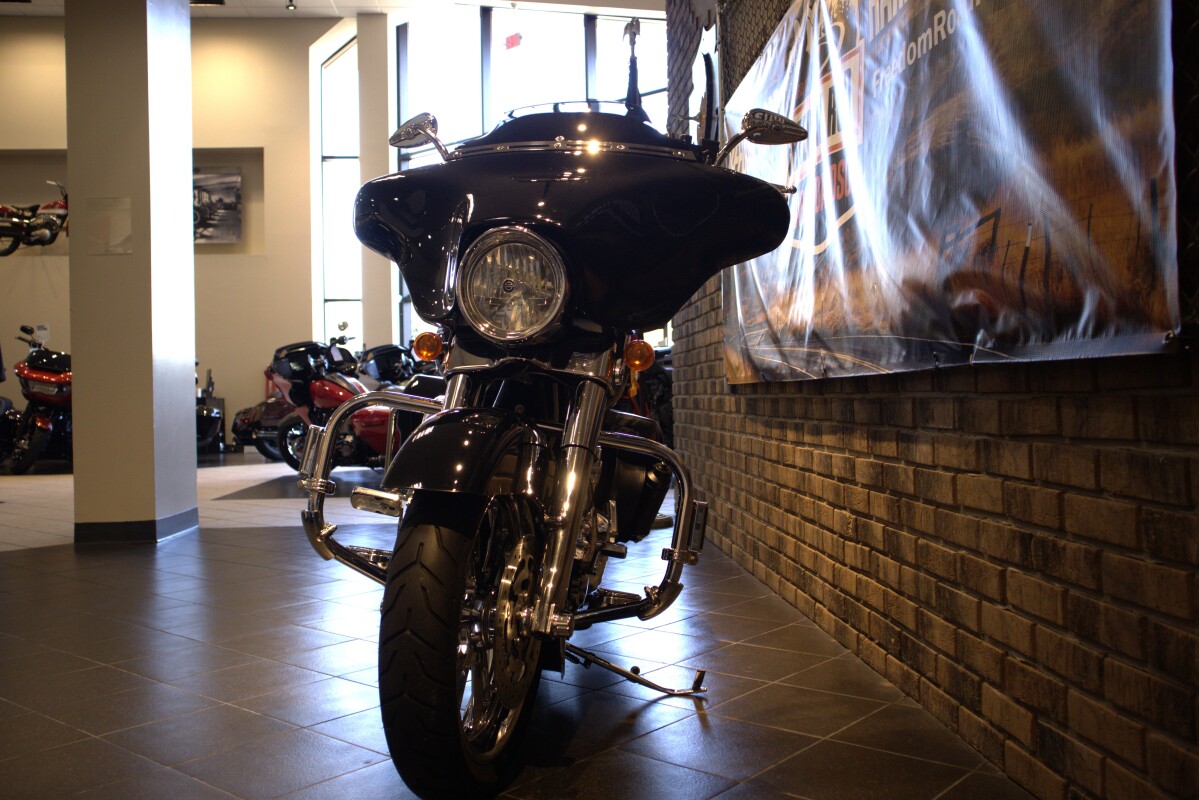 2011 Street Glide (FLHX) - Photo 5