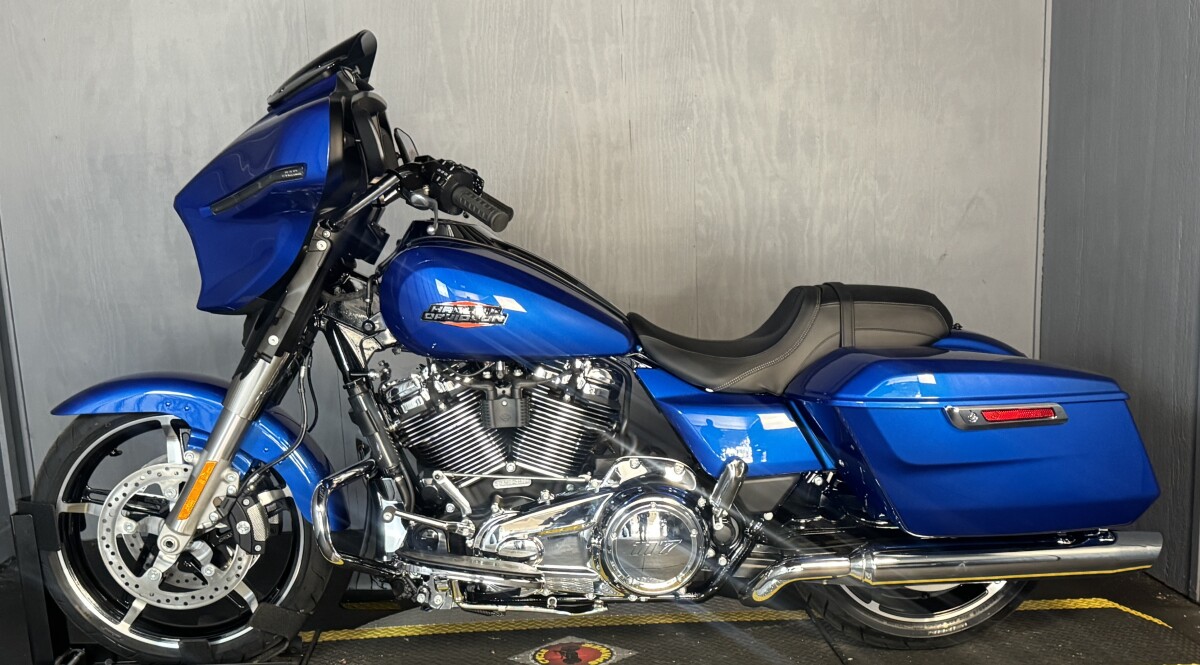 2025 Harley-Davidson Street Glide FLHX BLUE BURST - Photo 3