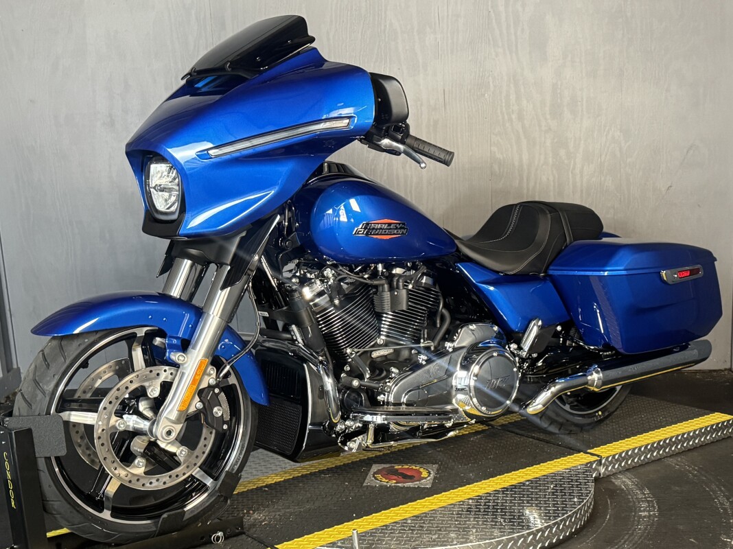 2025 Harley-Davidson Street Glide FLHX BLUE BURST - Photo 9