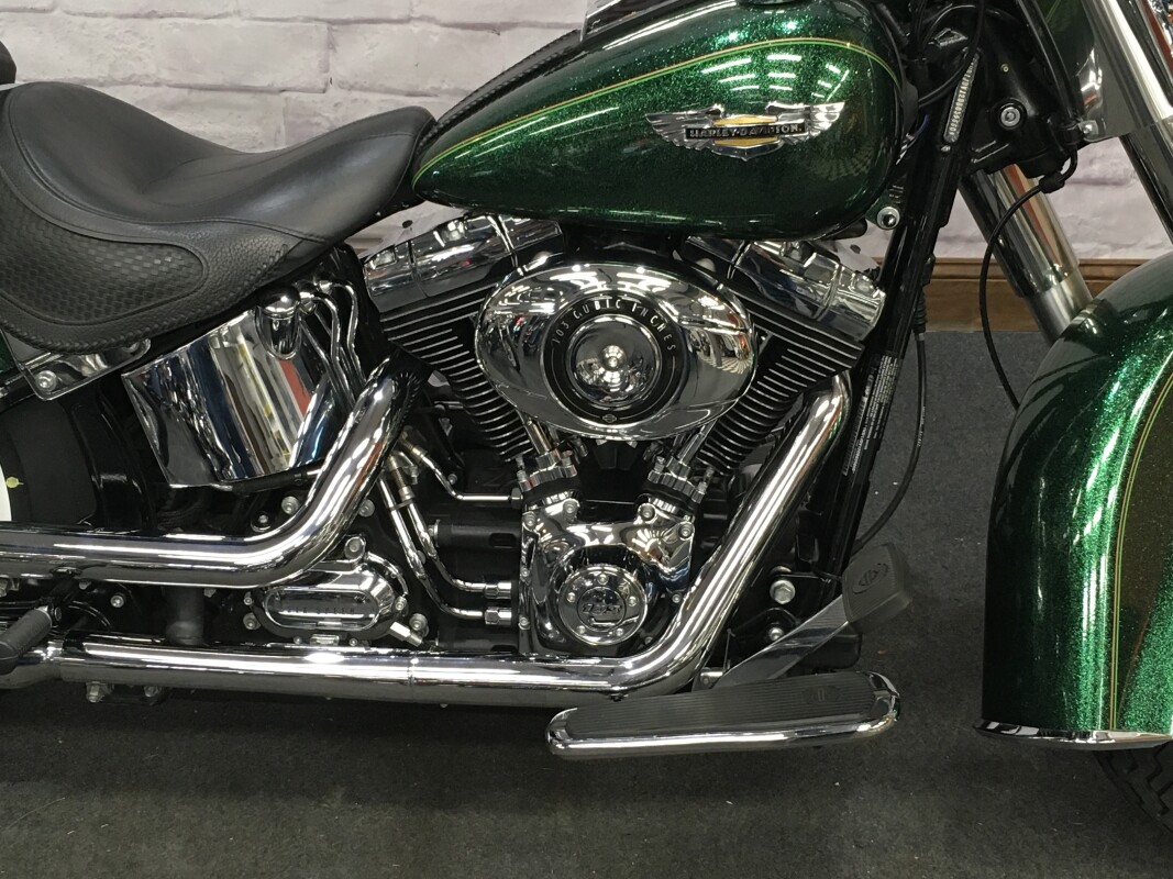 2013 Harley-Davidson Softail Deluxe Hard Candy Lucky Green Flake FLSTN - Photo 3