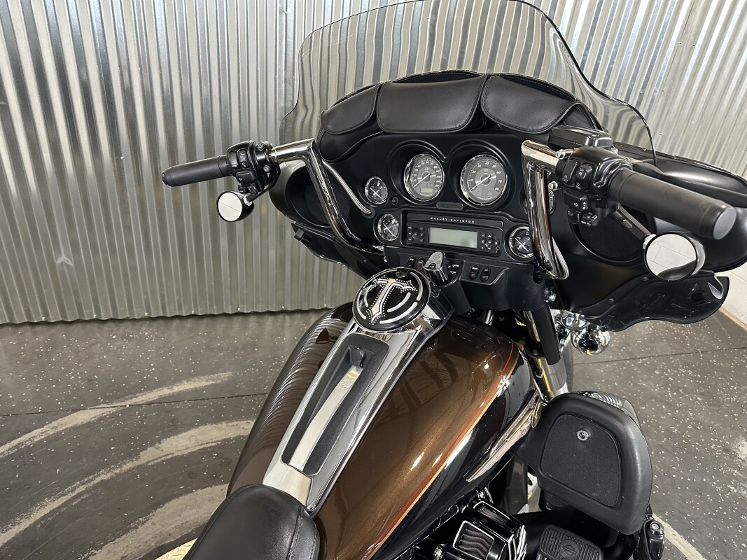 2013 Harley-Davidson Electra Glide Ultra Limited 105th Anniversary Copper Pearl & Vivid Black - Photo 9