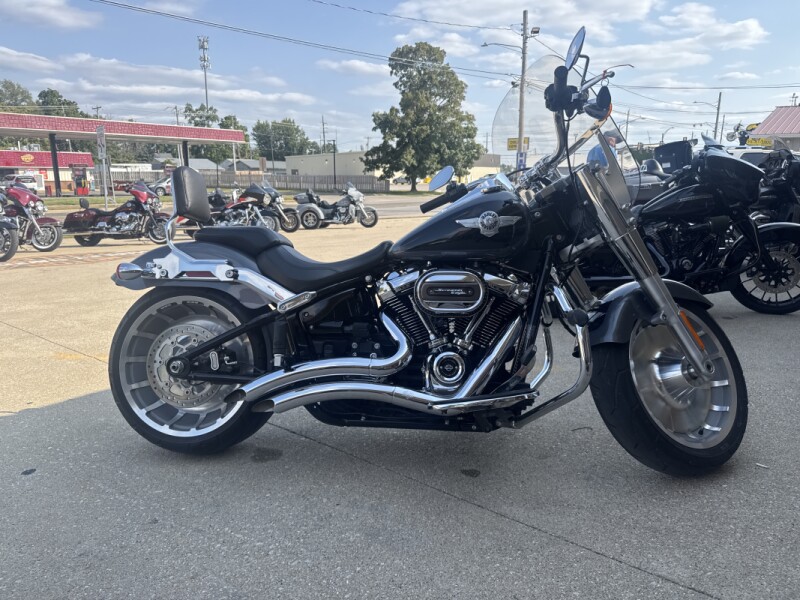 2021 Harley-Davidson® Fat Boy® 114 GAUNT GRY MET/VIV BK W/12 D