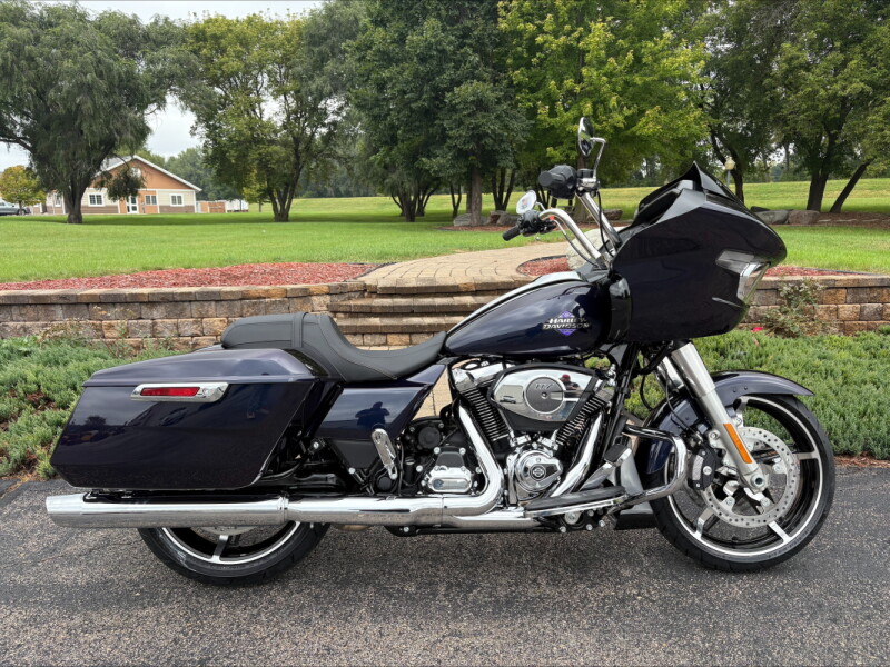 2025 Harley-Davidson<sup>®</sup> Road Glide® Mystic Shift