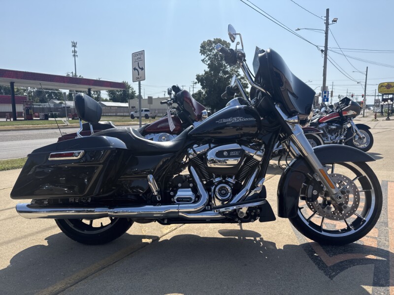 2020 Harley-Davidson® Street Glide® Midnight Blue