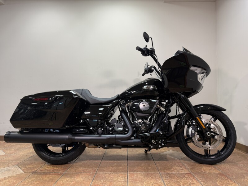 2025 FLTRX Road Glide®