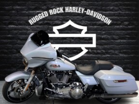 2025 Harley-Davidson<sup>®</sup> Street Glide® Atlas Silver Metallic thumb 3