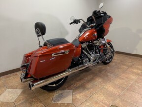 2024 FLTRX Road Glide® thumb 2