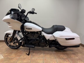 2025 FLTRX Road Glide® thumb 0