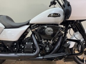 2025 FLTRX Road Glide® thumb 3