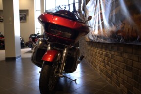 2016 CVO™ Road Glide® Ultra (FLTRUSE) thumb 0