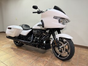 2025 FLTRX Road Glide® thumb 2