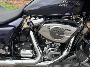 2025 Harley-Davidson<sup>®</sup> Road Glide® Mystic Shift thumb 2