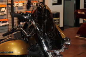2017 Harley-Davidson Ultra Limited Grand American Touring thumb 2