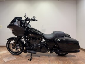 2025 FLTRX Road Glide® thumb 2
