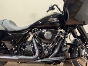 2025 FLTRX Road Glide® thumb 3