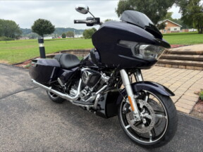 2025 Harley-Davidson<sup>®</sup> Road Glide® Mystic Shift thumb 3