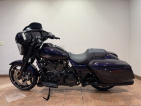 2025 FLHX Street Glide® thumb 2