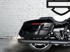2026 Harley-Davidson® Street Glide™ Vivid Black Black Trim thumb 0