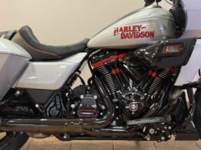 2025 FLTRXSTSE CVO™ Road Glide® ST thumb 3