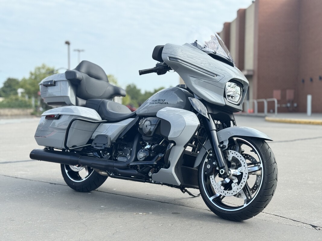 2025 Harley-Davidson Street Glide Ultra FLHXU Billiard Gray 616949 - Photo 2