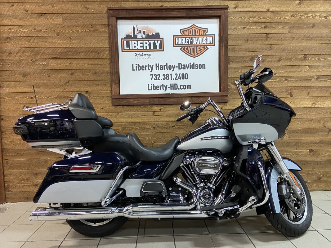 2019 Harley-Davidson Road Glide Ultra Midnight Blue/Barracuda Silver FLTRU