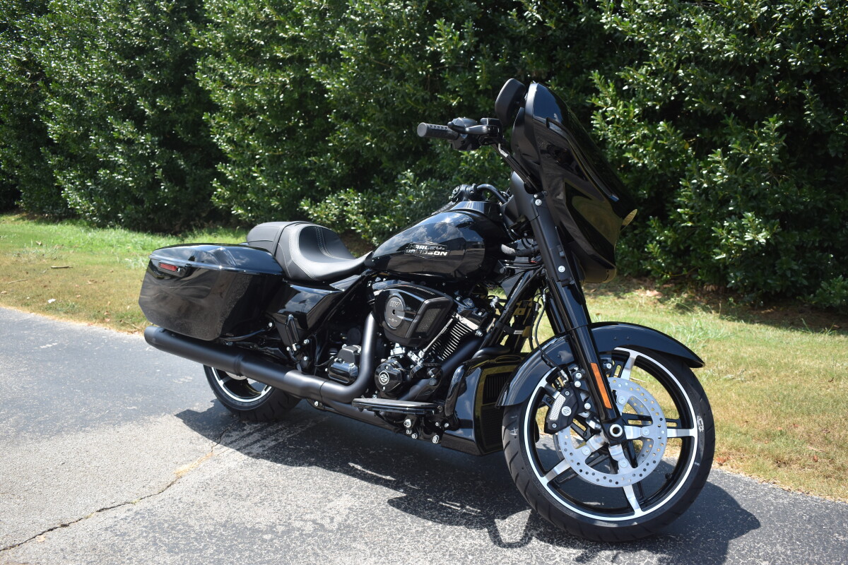 2025 Harley-Davidson Street Glide – Touring Motorcycle - Photo 2