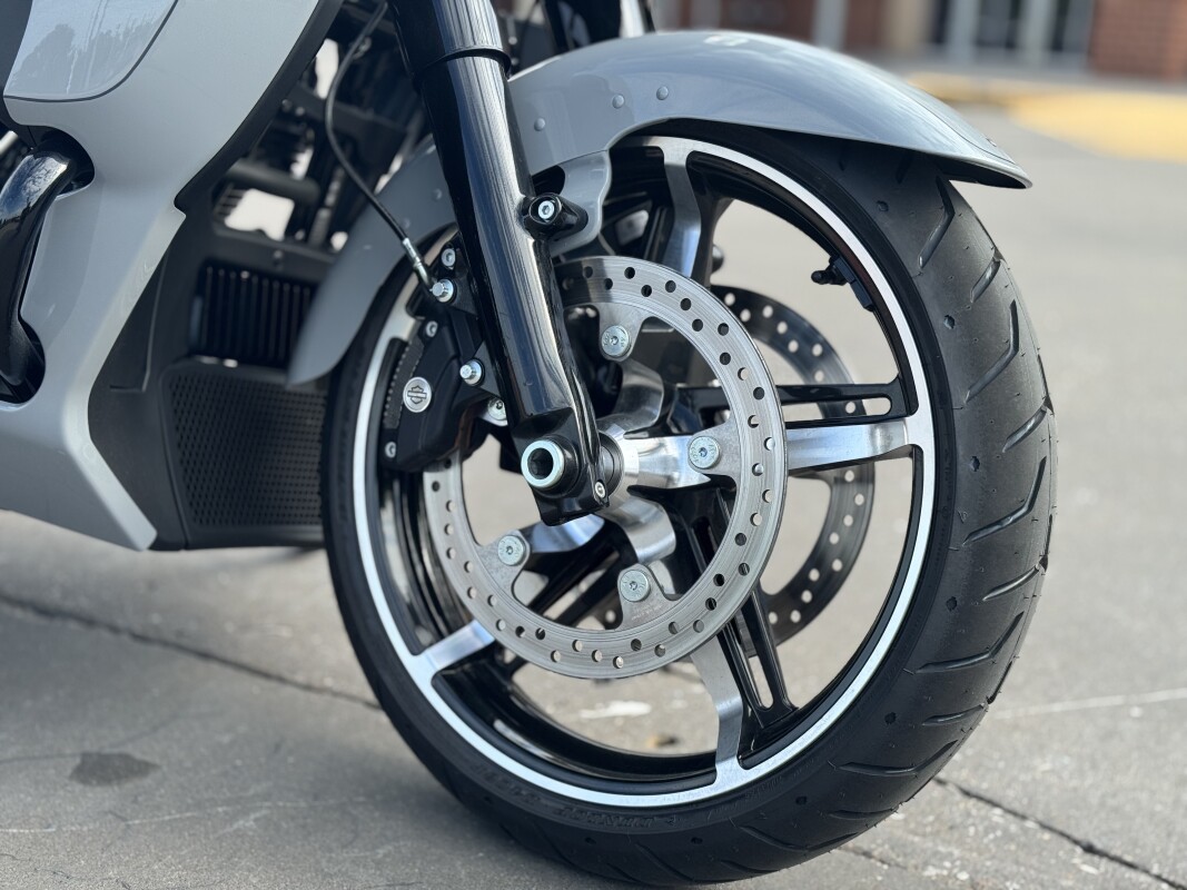 2025 Harley-Davidson Street Glide Ultra FLHXU Billiard Gray 616949 - Photo 10