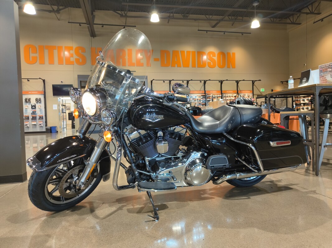 2016 Harley-Davidson Road King Vivid Black - Photo 2
