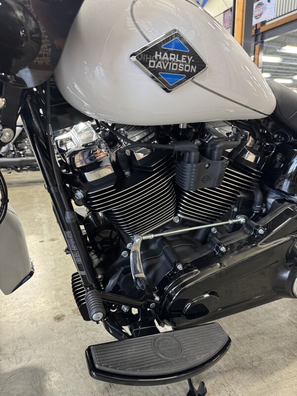2025 Harley-Davidson Heritage Classic FLHC - Photo 10